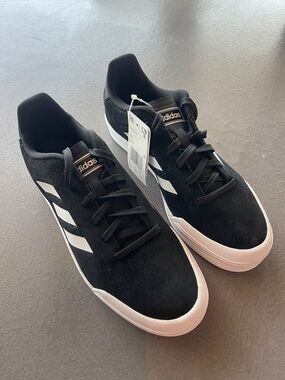 NWT adidas Men's Black and White Low Top Court 70S Tennis Sneakers 7.5